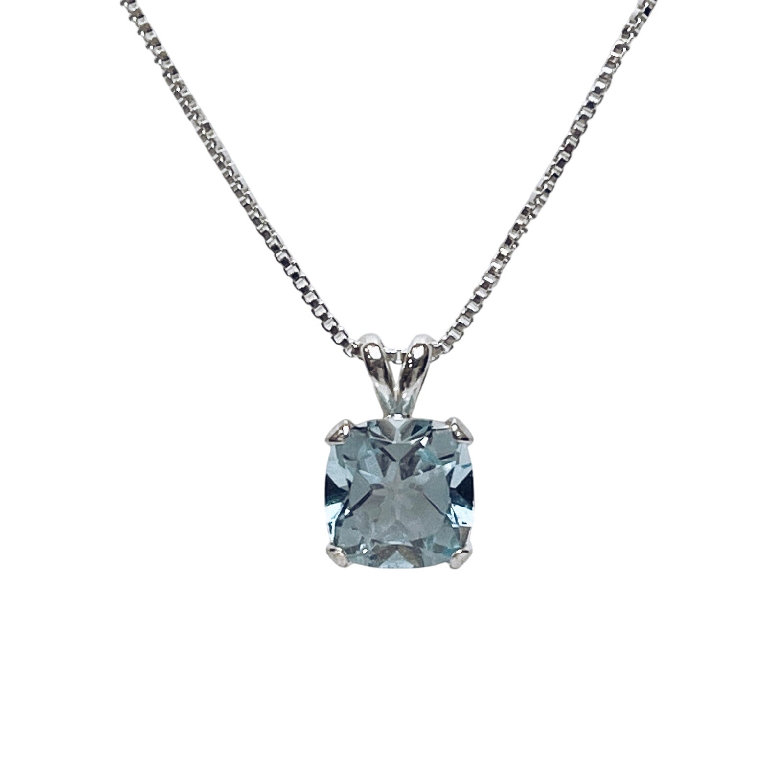 Beautiful 2.5ct Natural Sky Blue Topaz Necklace